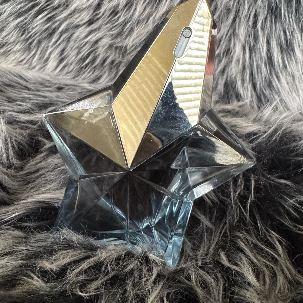 Angel Mugler Rechargeable Refillable Perfume - Picture 4 of 5